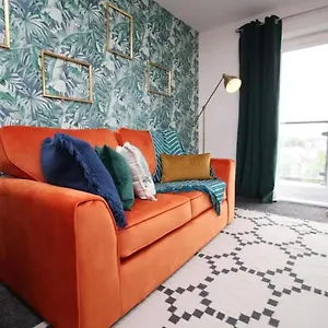 Cohost Partners | Free Parking | 2br | Smart Tv Apartment Cardiff